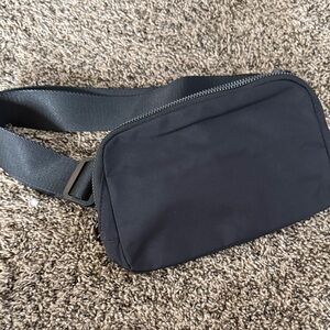 HALARA Black Unisex Belt Bag